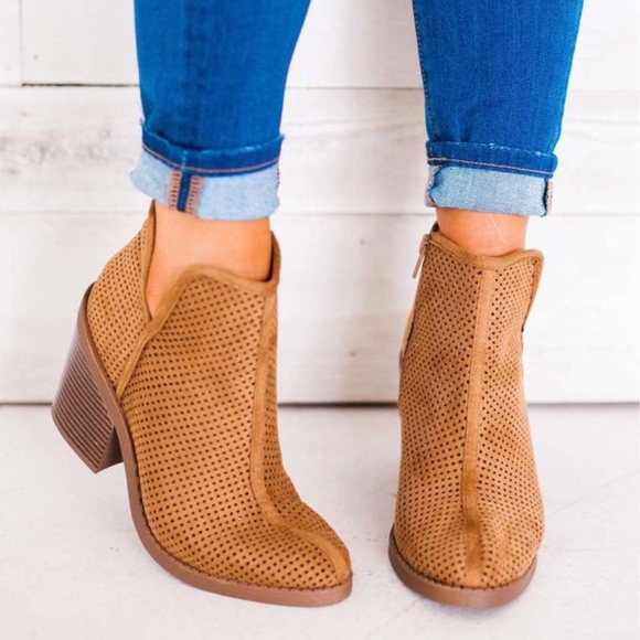 SYNDIE Cut out Bootie - Picture 4 of 4